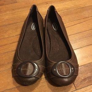 Dr. Scholl’s brown flats